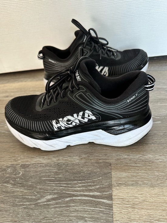 Hoka Shoes - Hoka Bondi 7 Black White womens Running Shoes sneakers 6.5 walking one one